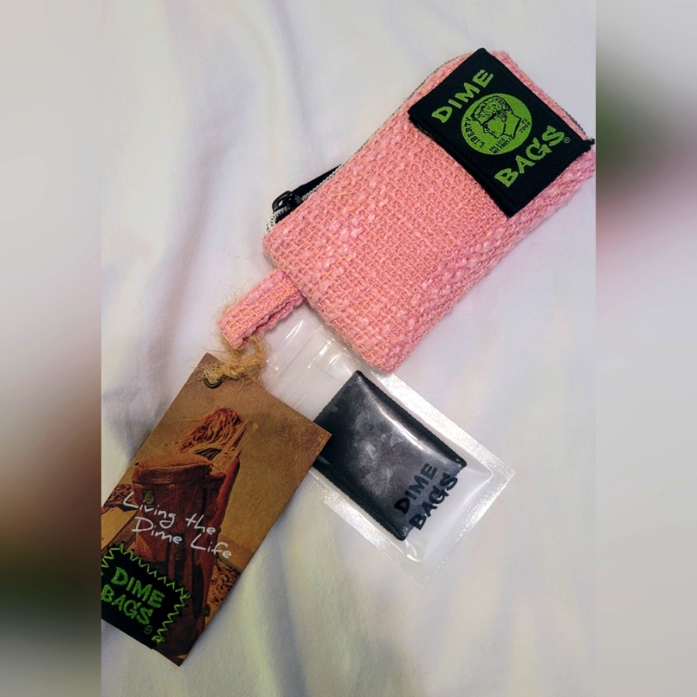 Rollie pouch